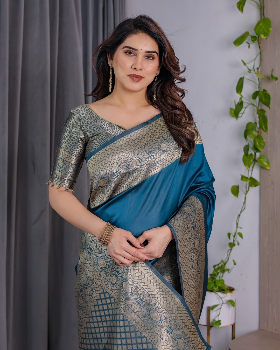 eal Blue Banarasi Silk Saree with Jacquard Zari Border for Women