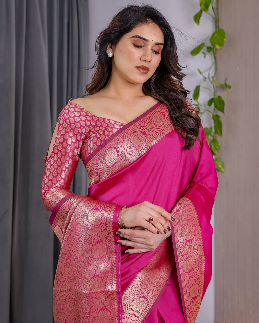 Rani Pink Banarasi Soft Silk Saree With Golden Zari Borders 2