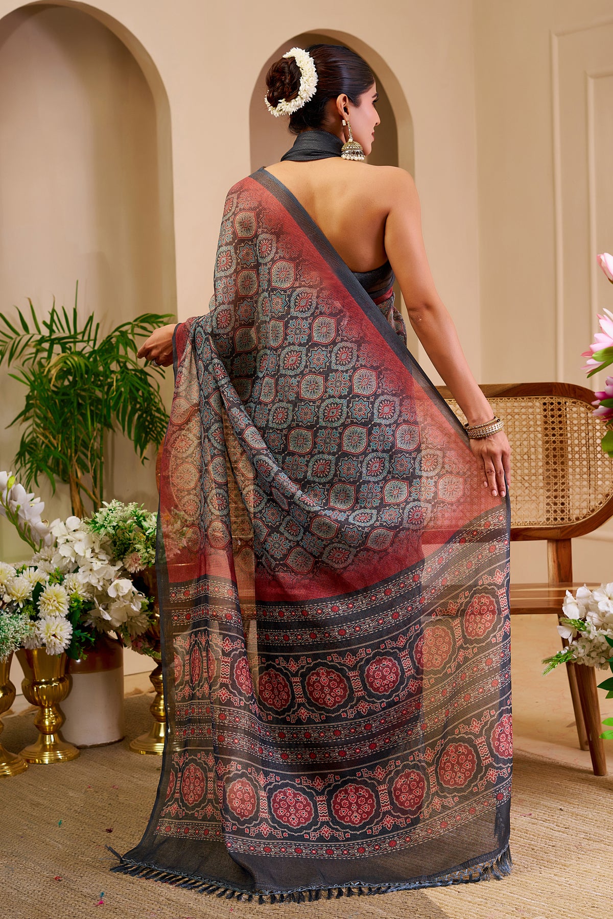 Grey Tissue Handloom Saree With Floral Design for Women