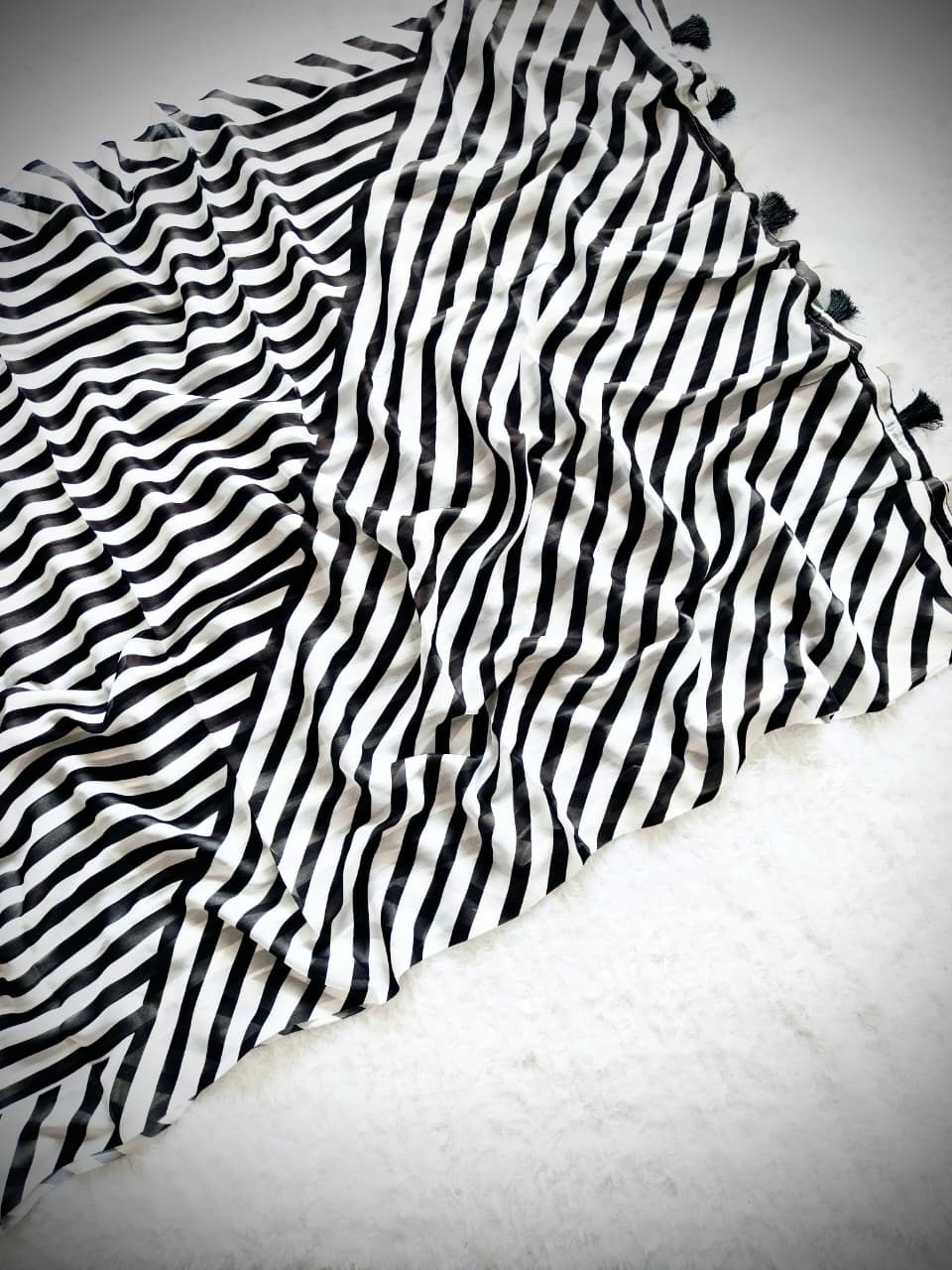 Aesthetic Monochrome Marshmallow Georgette Saree for Women