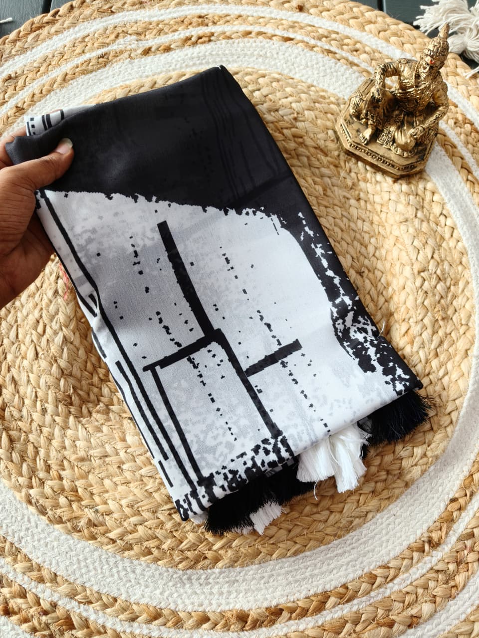 Aesthetic Monochrome Marshmallow Georgette Saree for Women