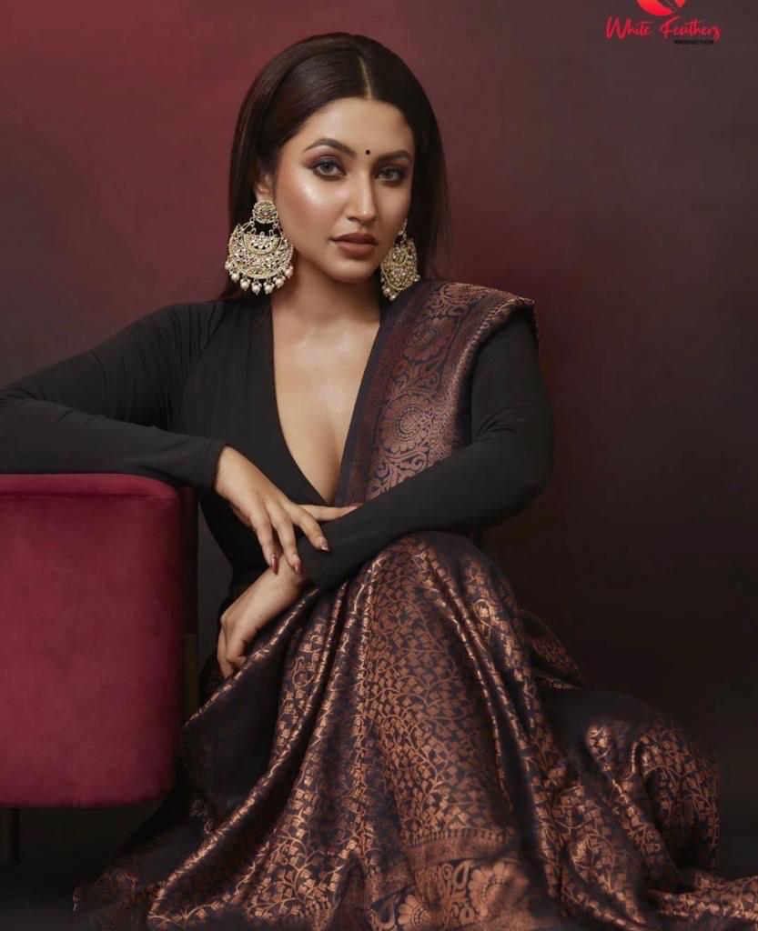 Black Copper Lichi Silk Saree with Rich Jacquard Work for Women