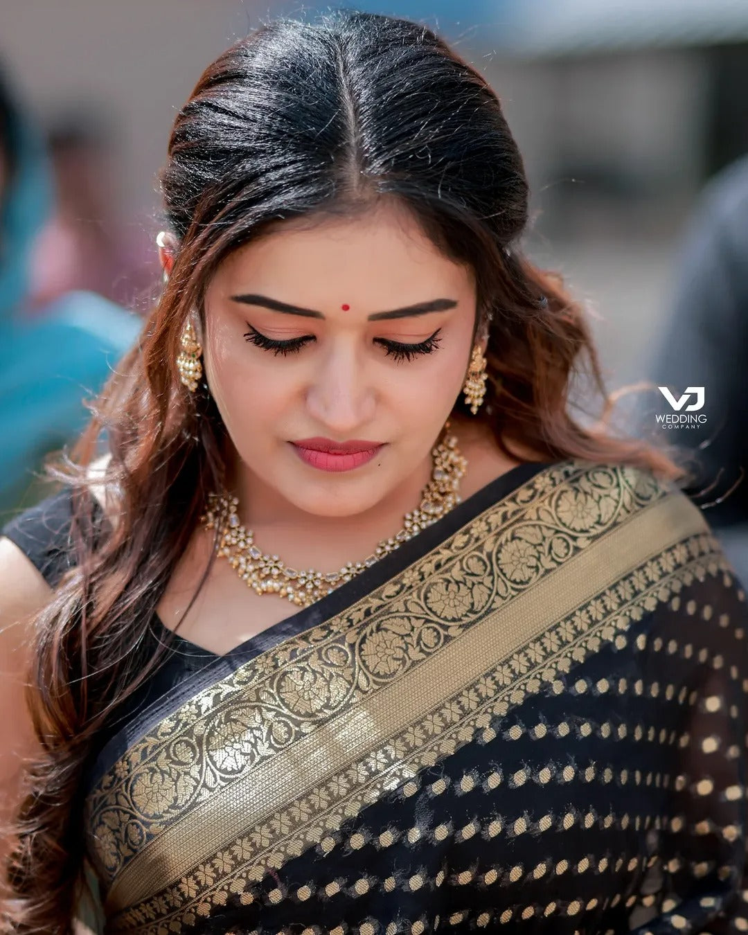 Black Gold Jacquard Lichi Silk Saree with Rich Pallu for Women