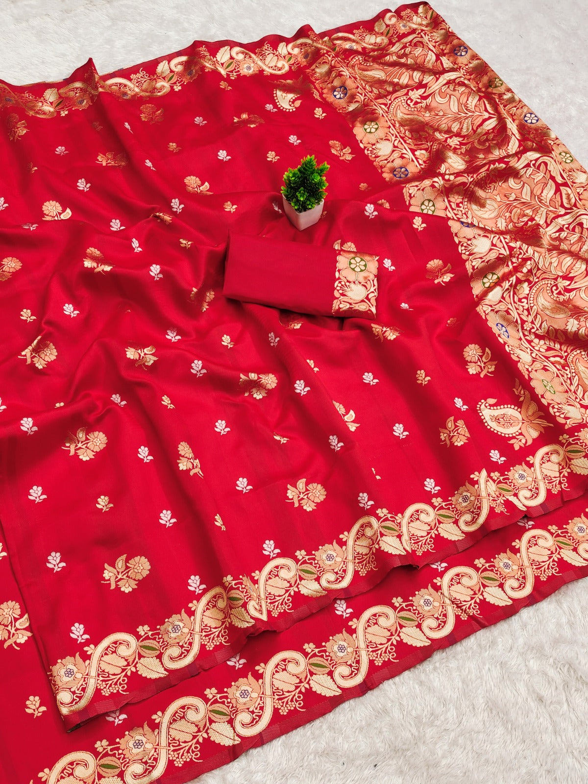 Red Banarasi Soft Silk Zari Weave Sareee for Women