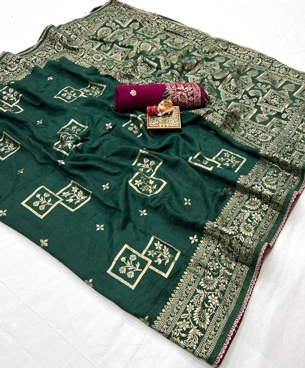 Elegant Bottle Green Maslin Silk Saree with Zari Pallu for Women