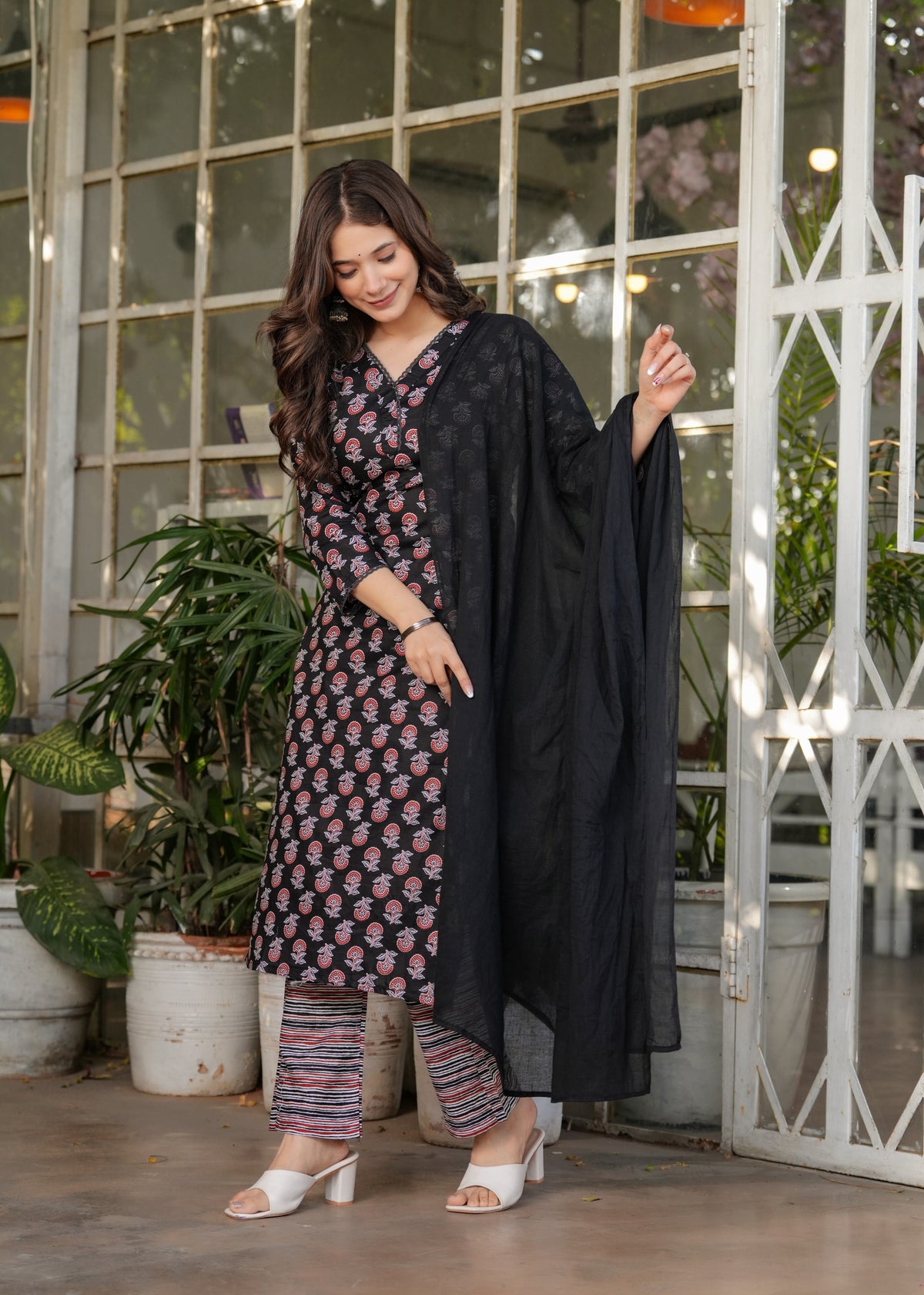 Elegant Black Printed Silk Blend Salwar Suit for Women