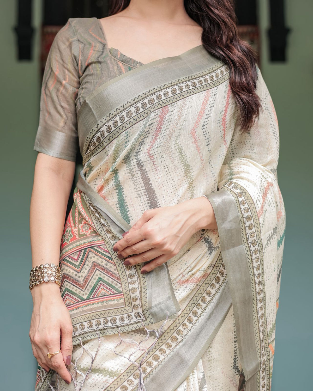 Elegant Pastel Green & Beige Linen Saree with Tribal Design for Women
