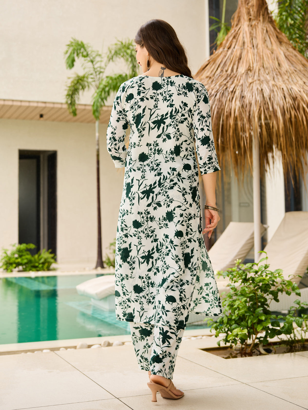 Elegant Green Floral Silk Kurta Pant Dupatta Set for Women
