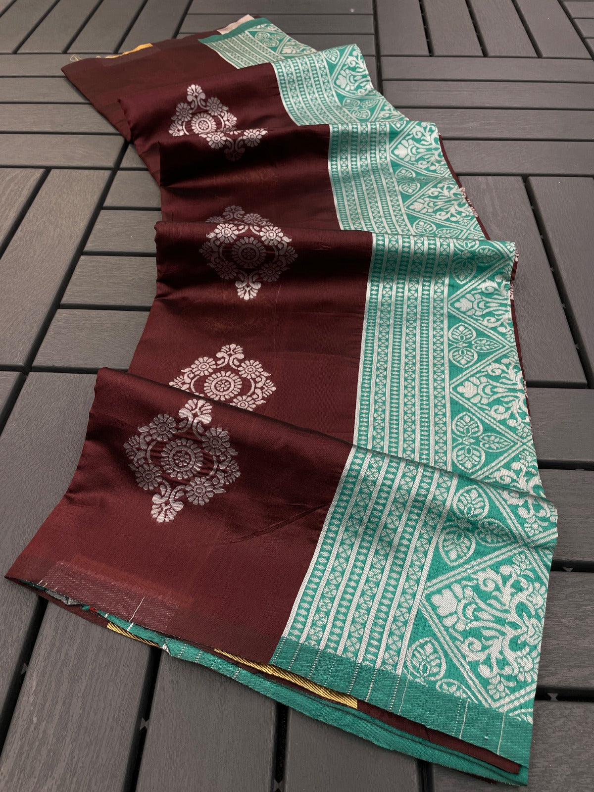 Elegant Maroon Soft Silk Saree with Green Jacquard Border for Women