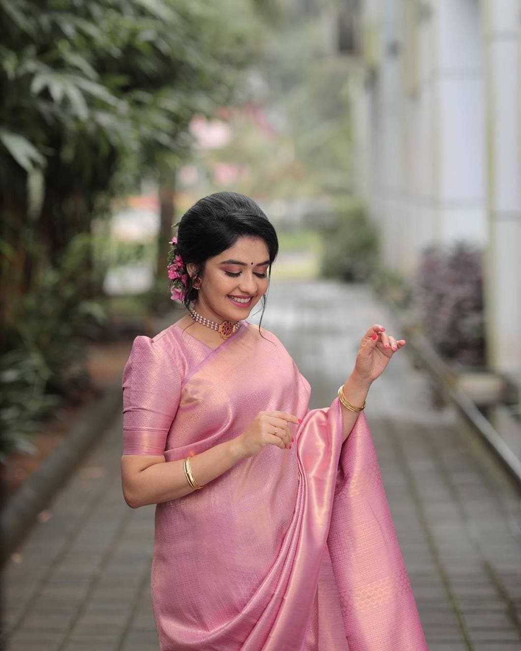 Elegant Rose Pink Banarasi Soft Silk Saree with Zari for Women