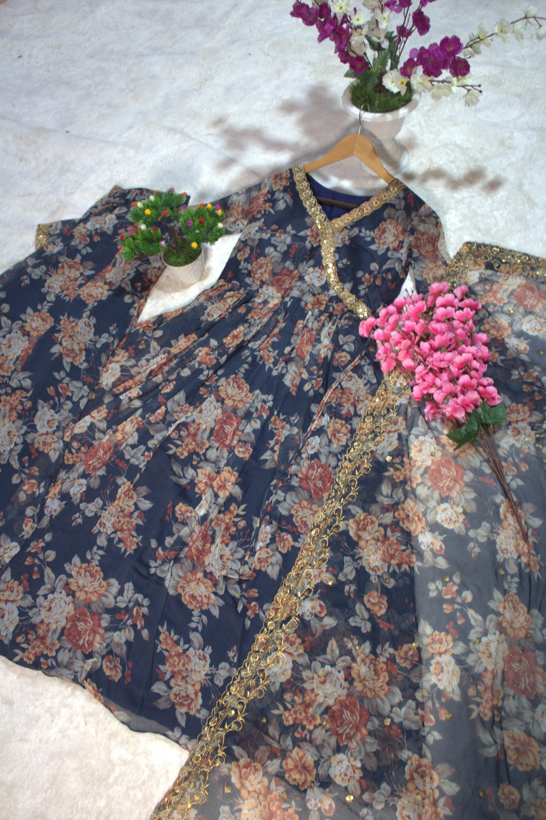 Floral Digital Printed Chiffon Kurti Palazzo Set with Zari Embroider 2