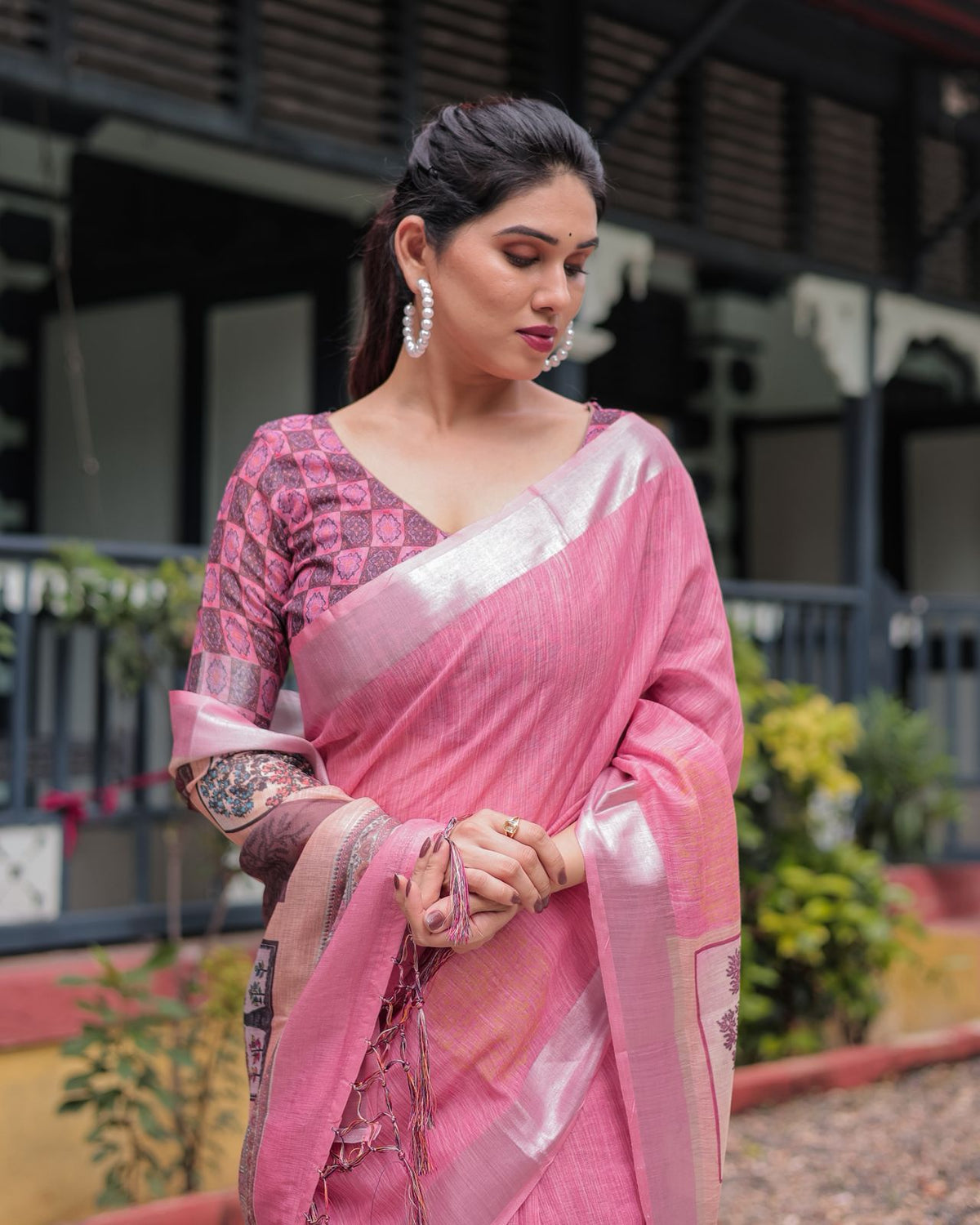 Graceful Pink Linen Saree with Subtle Silver Border for Women