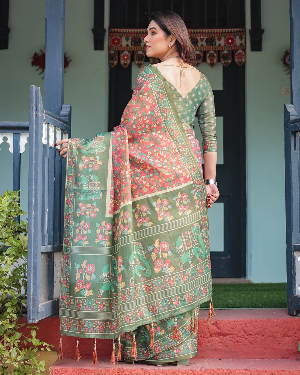Green Pink Printed Handloom Saree With Blouse Piece for Women