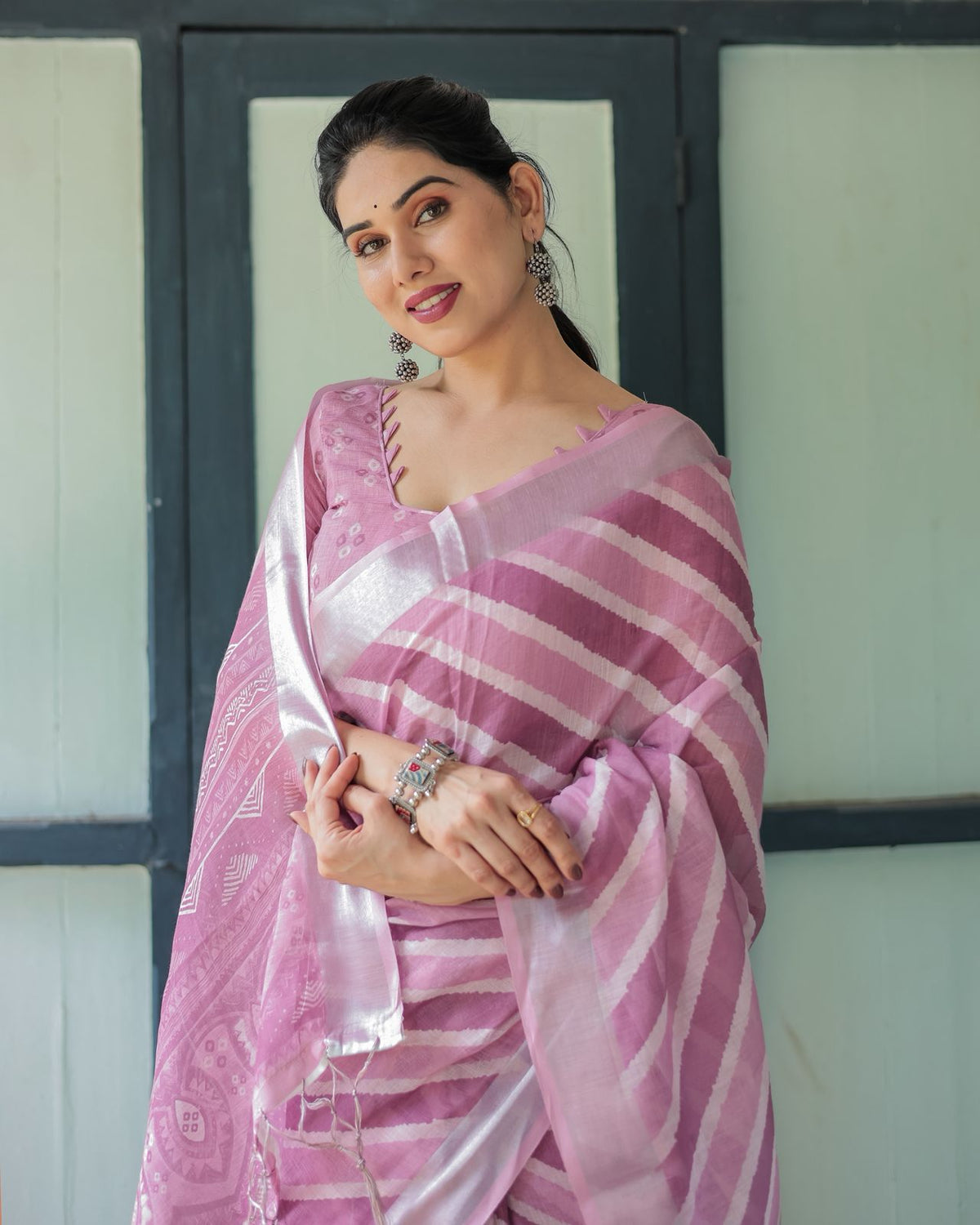 Soft Lavender Linen Saree with Elegant Stripe Pattern for Women