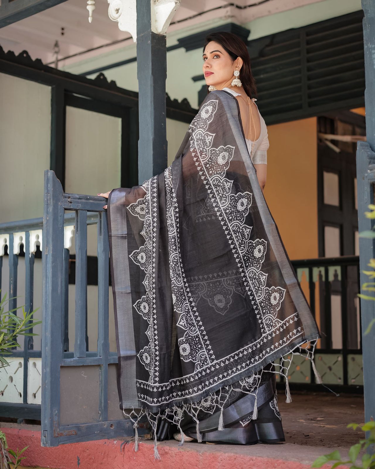 Pure Linen Black Floral Print Saree with Tassel Pallu for Women