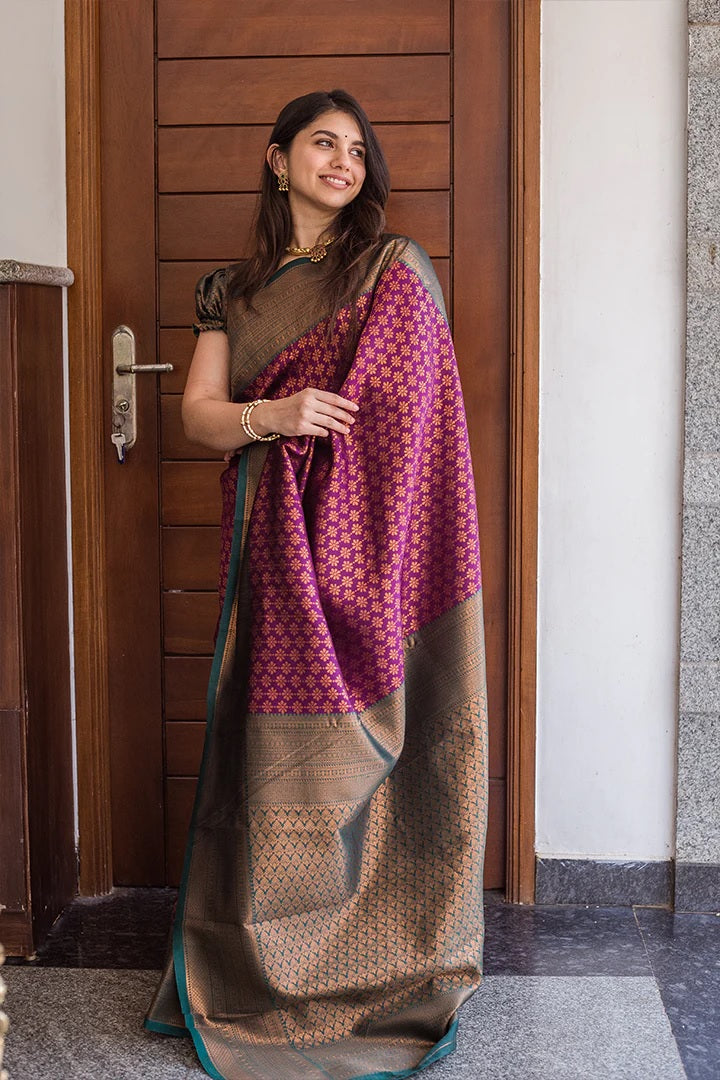 Traditional Purple Saree with Rich Green Border Design for Women