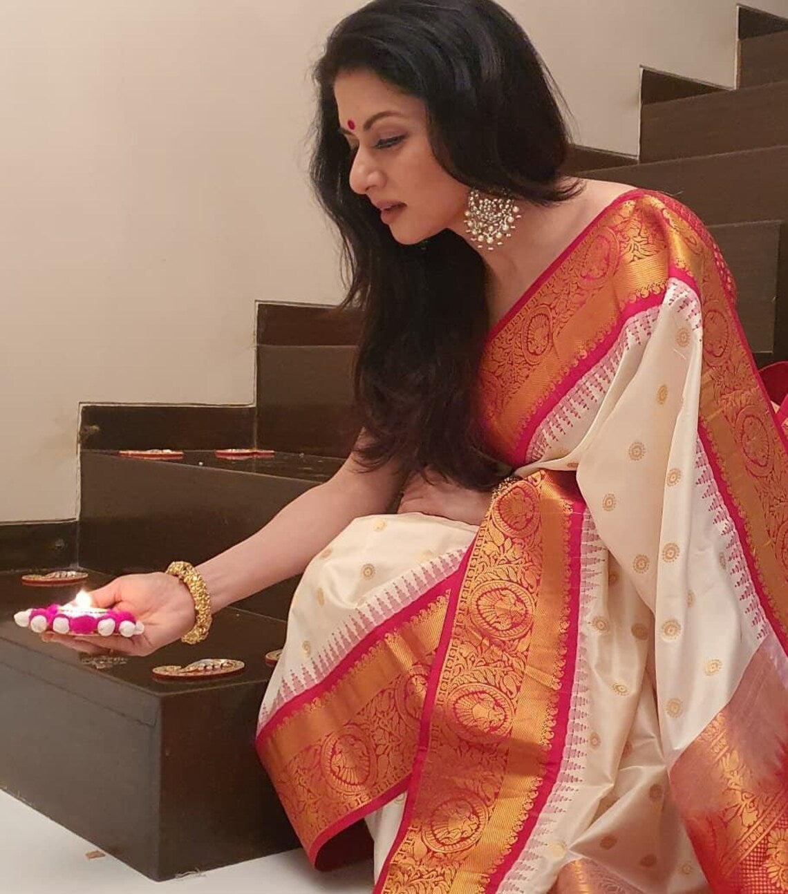 White Red Banarasi Silk Saree With Rich Zari Border for Women