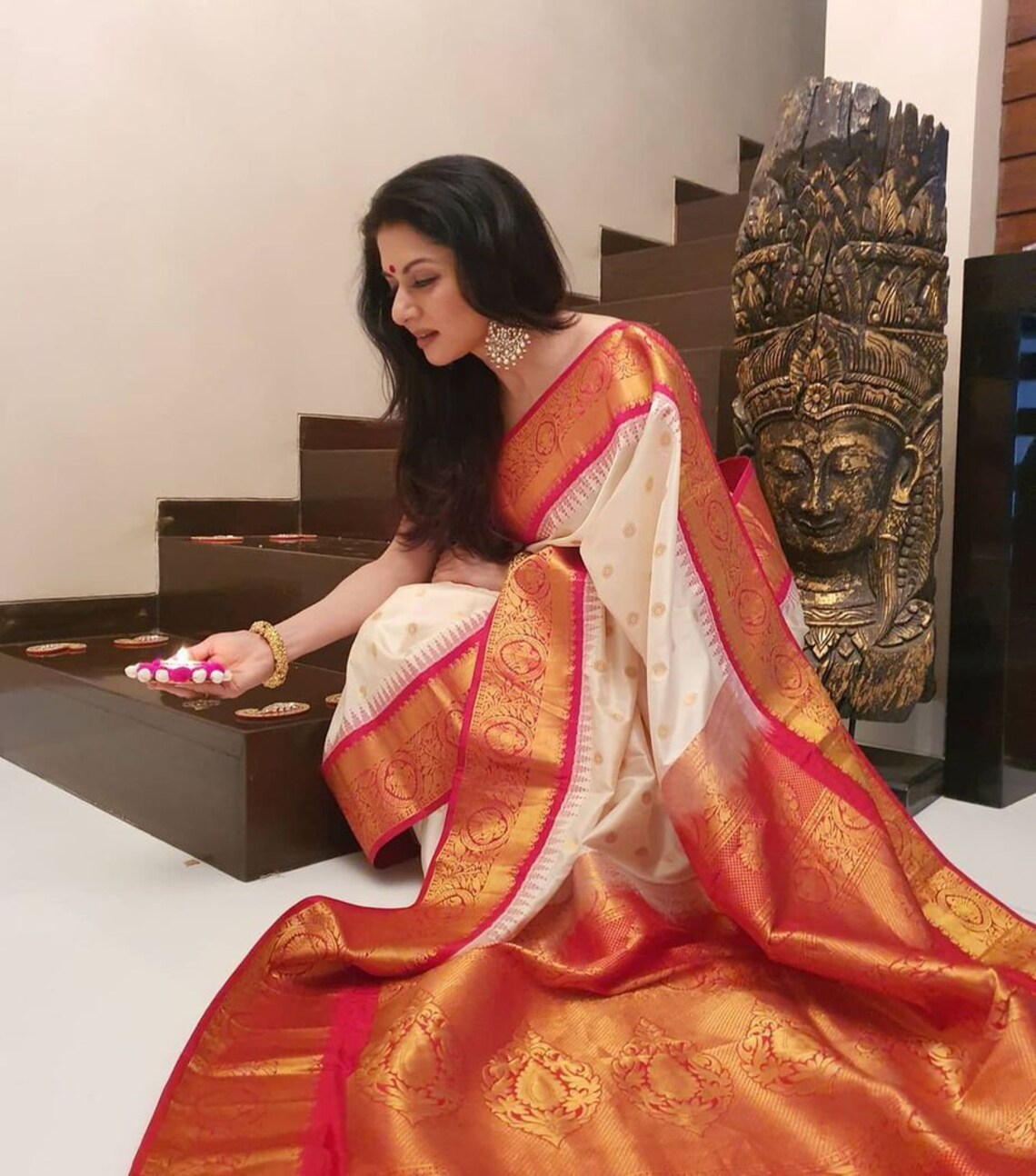 White Red Banarasi Silk Saree With Rich Zari Border for Women