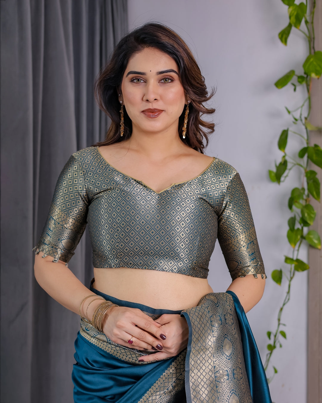 eal Blue Banarasi Silk Saree with Jacquard Zari Border for Women