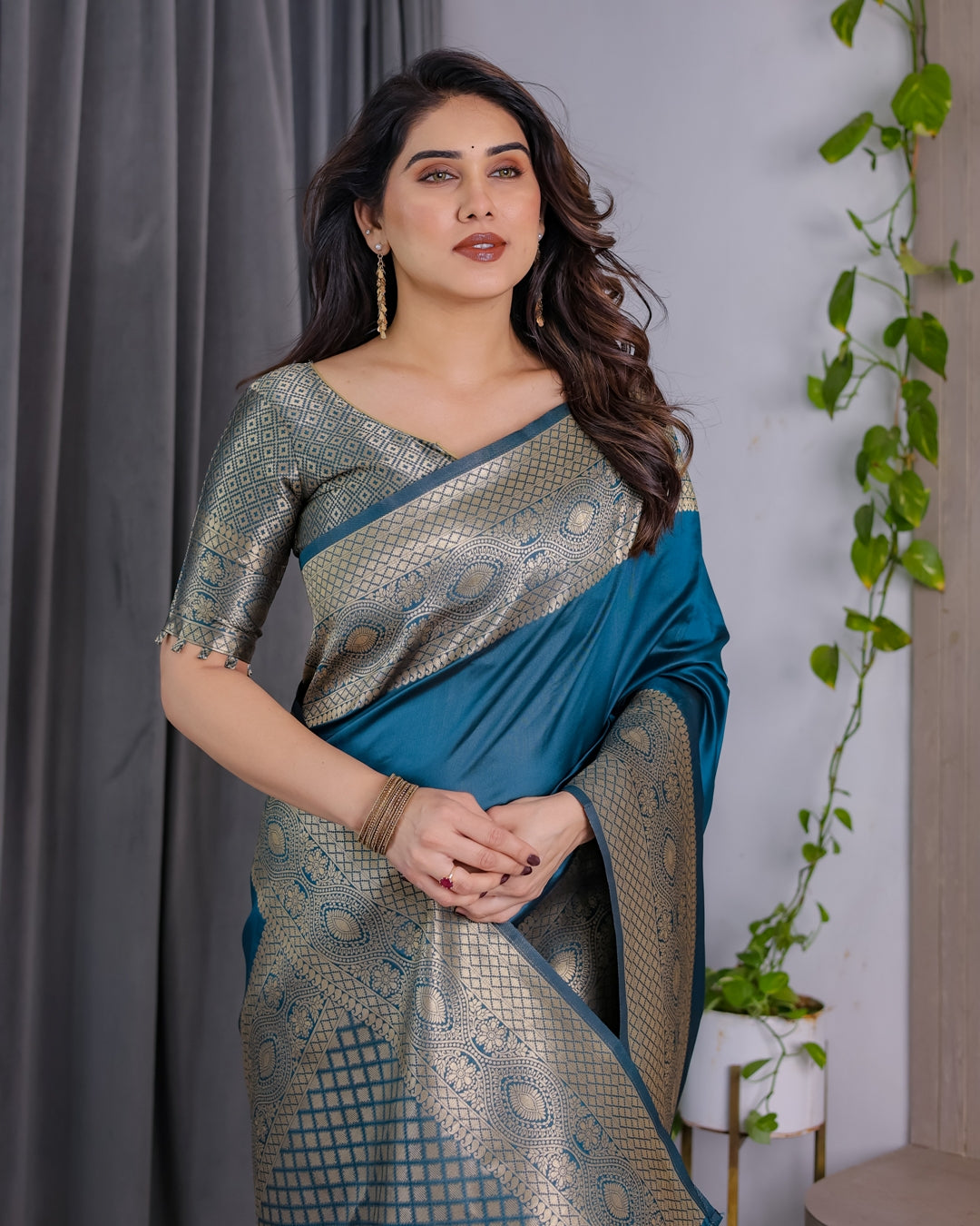 eal Blue Banarasi Silk Saree with Jacquard Zari Border for Women