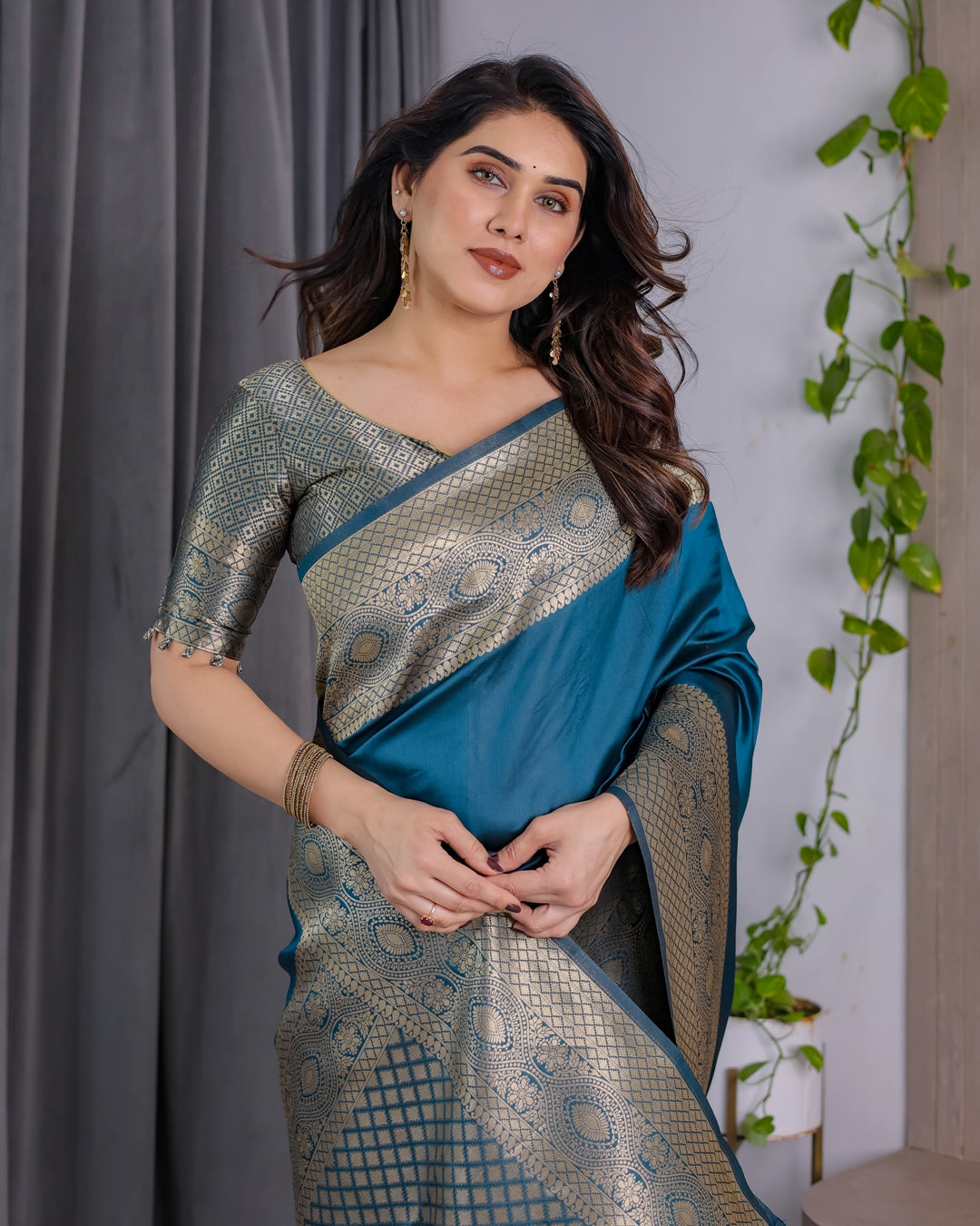 eal Blue Banarasi Silk Saree with Jacquard Zari Border for Women