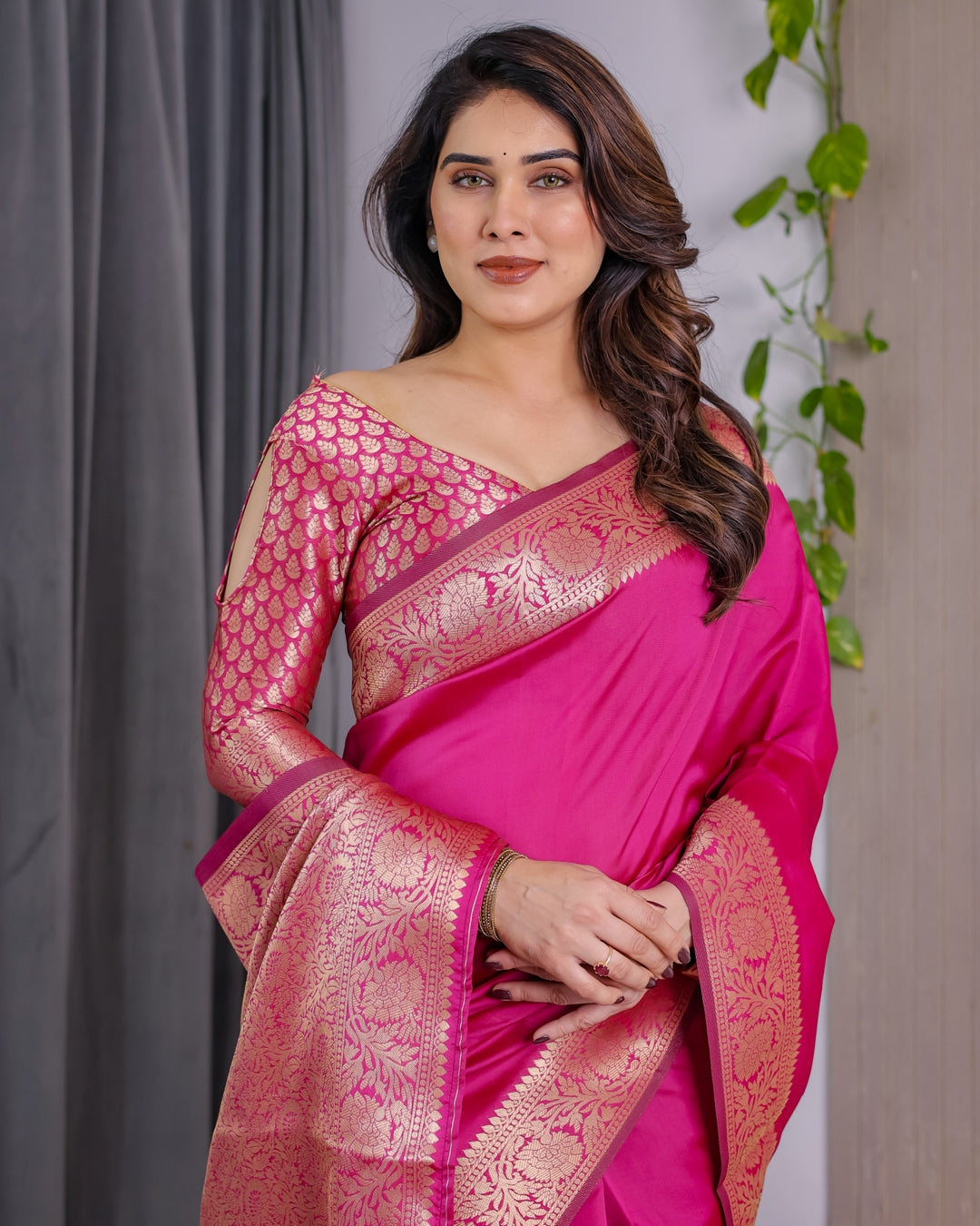 Rani Pink Banarasi Soft Silk Saree With Golden Zari Borders 2