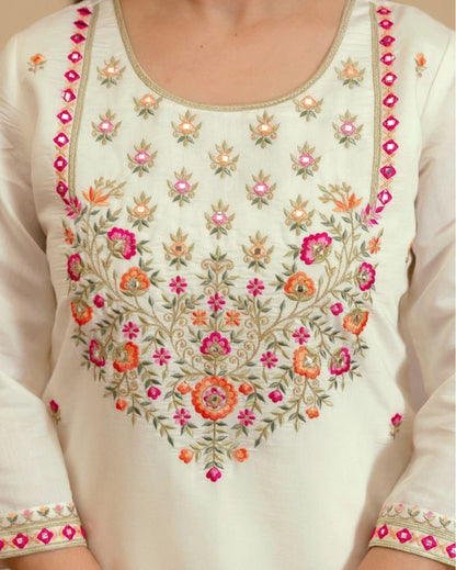 White Chanderi Kurta Set with Floral Embroidery and Dupatta 2