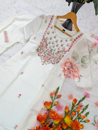 White Chanderi Kurta Set with Floral Embroidery and Dupatta 2