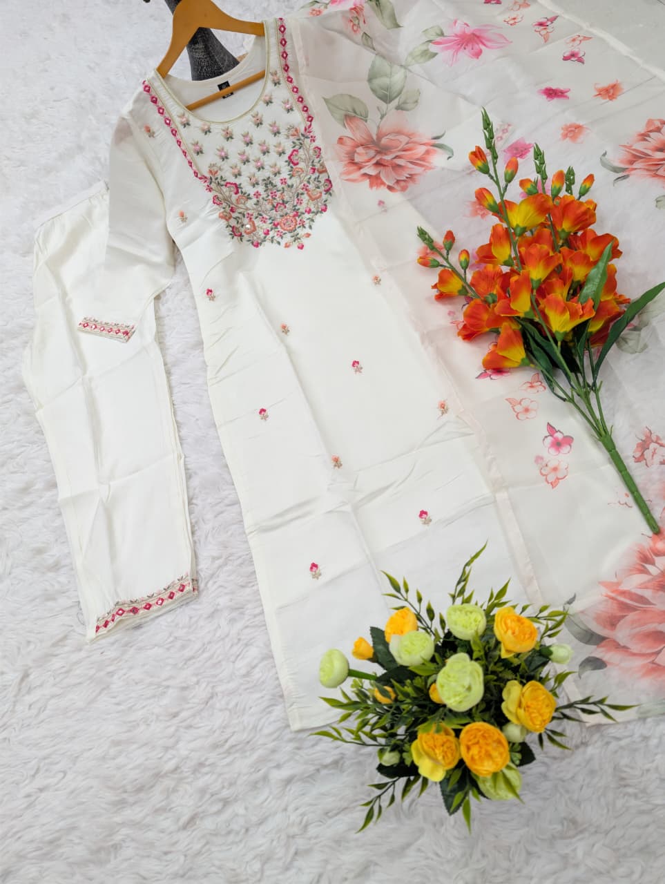 White Chanderi Kurta Set with Floral Embroidery and Dupatta 2