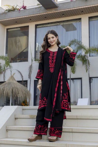 Black Georgette Kurta Set with Heavy Embroidery and Dupatta for Women