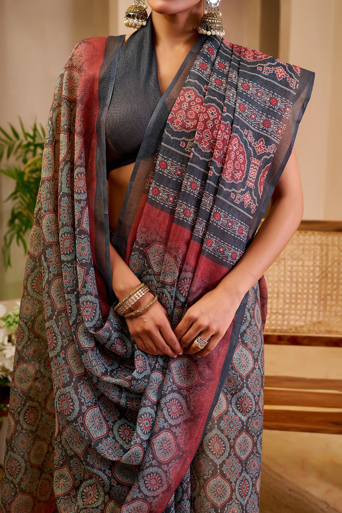 Grey Tissue Handloom Saree With Floral Design for Women