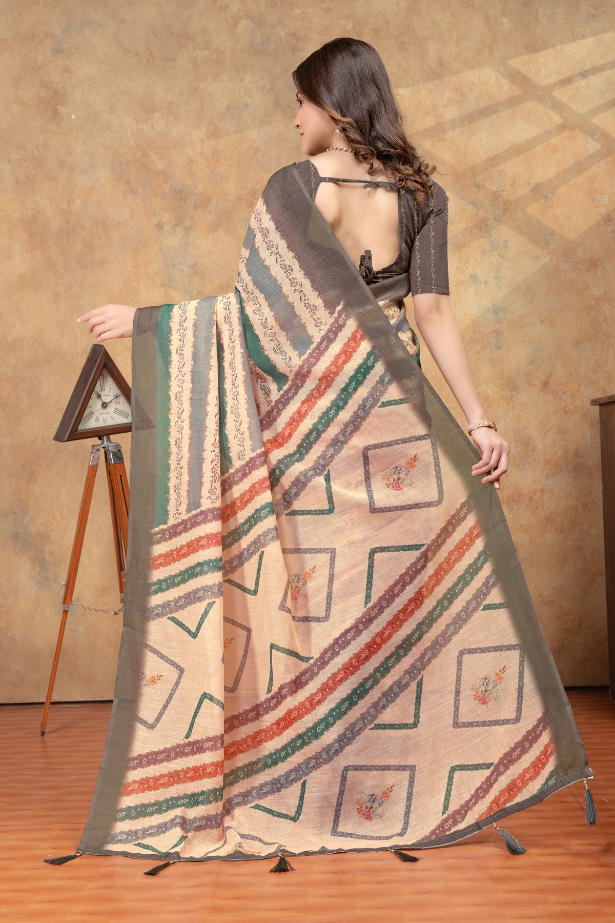 Grey Linen Cotton Printed Saree with Artistic Plain Borders for Women