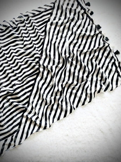 Aesthetic Monochrome Marshmallow Georgette Saree for Women