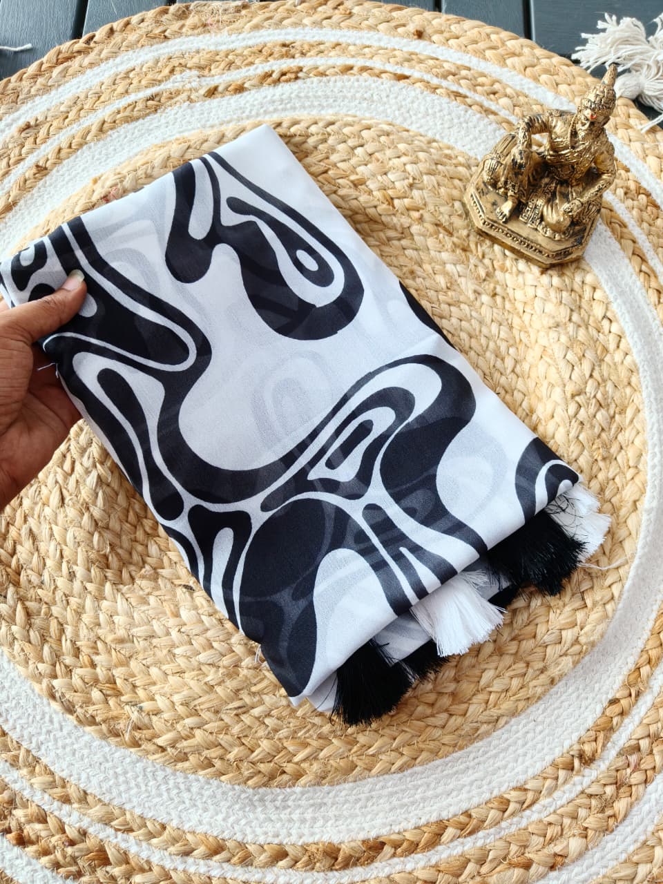 Aesthetic Monochrome Marshmallow Georgette Saree for Women
