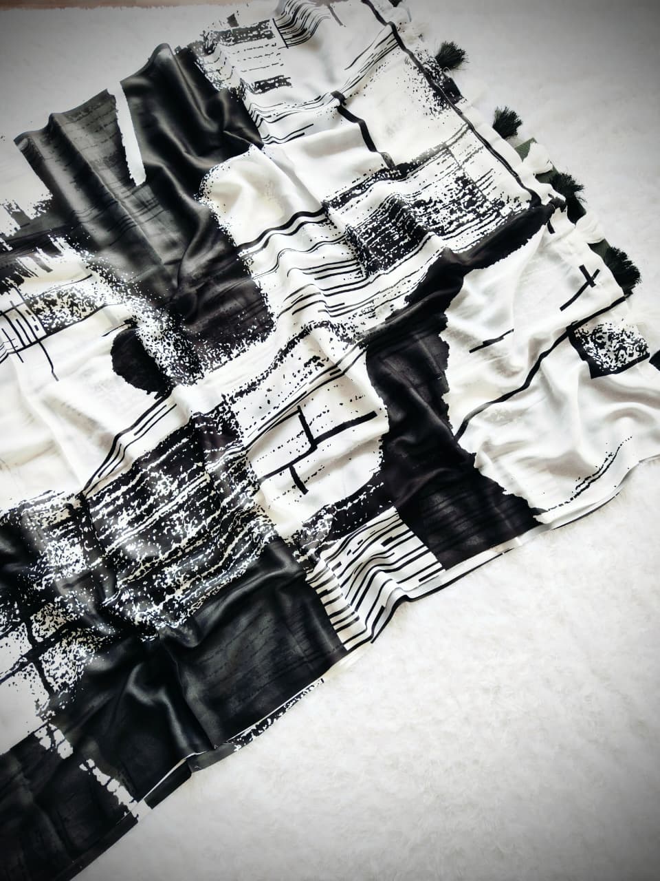 Aesthetic Monochrome Marshmallow Georgette Saree for Women