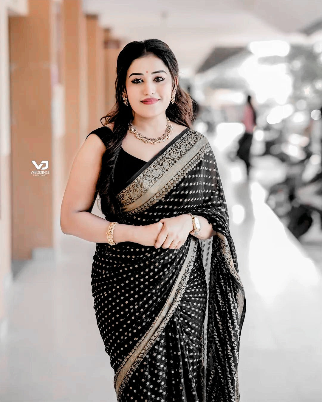 Black Gold Jacquard Lichi Silk Saree with Rich Pallu for Women