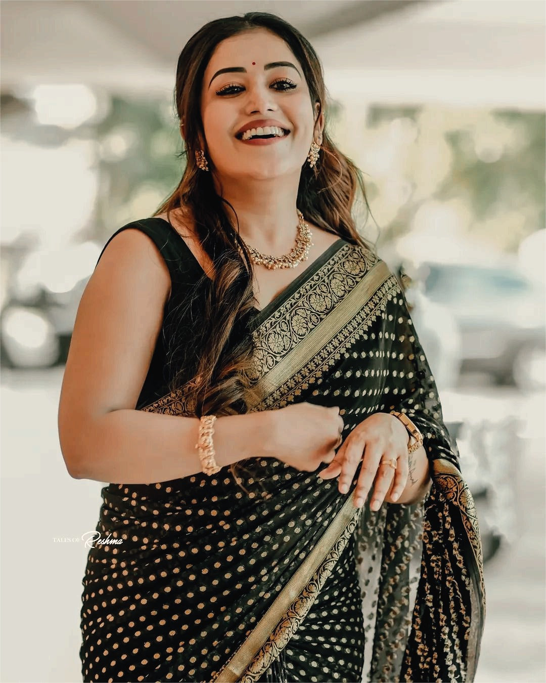 Black Gold Jacquard Lichi Silk Saree with Rich Pallu for Women