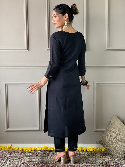 Black Embroidered Rayon Slub Kurta Set with Organza Dupatta for Women