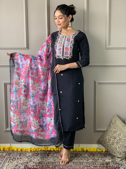 Black Embroidered Rayon Slub Kurta Set with Organza Dupatta for Women