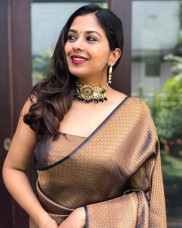 Brown Lichi Silk Saree with Rich Zari Weaving Pallu for Women