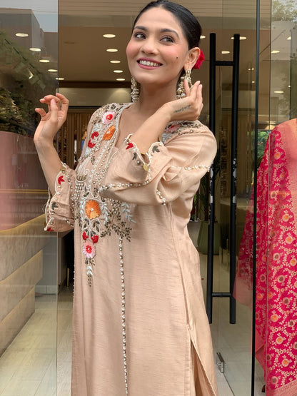 Cream Chanderi Embroidered Kurta Set with Dupatta for Women