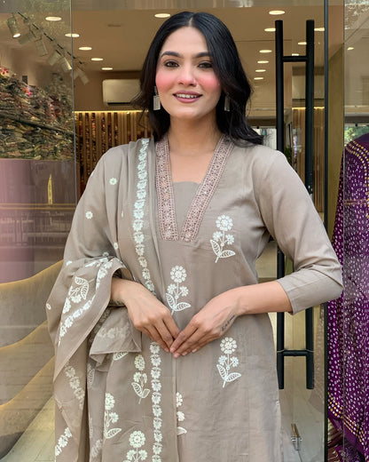 Cream Embroidered Kurta Set with Bandhani Style Dupatta for Women