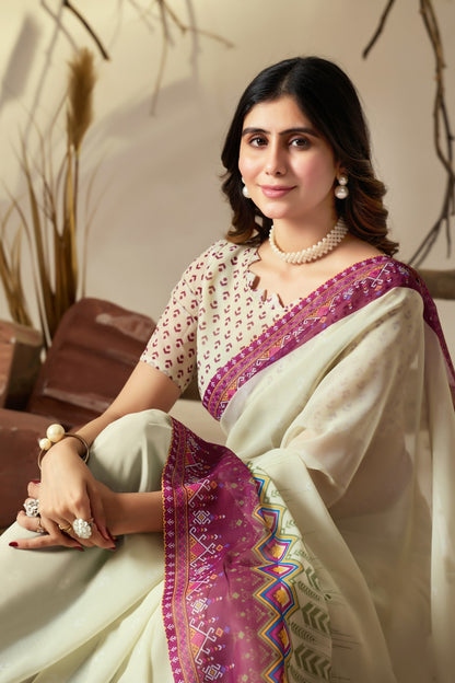 Elegant Cream Saree with Pink Geometric Print Pallu for Women