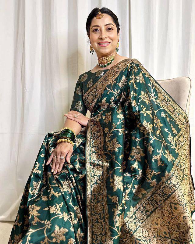 Dark Green Banarasi Lichi Silk Saree with Zari Work for Women