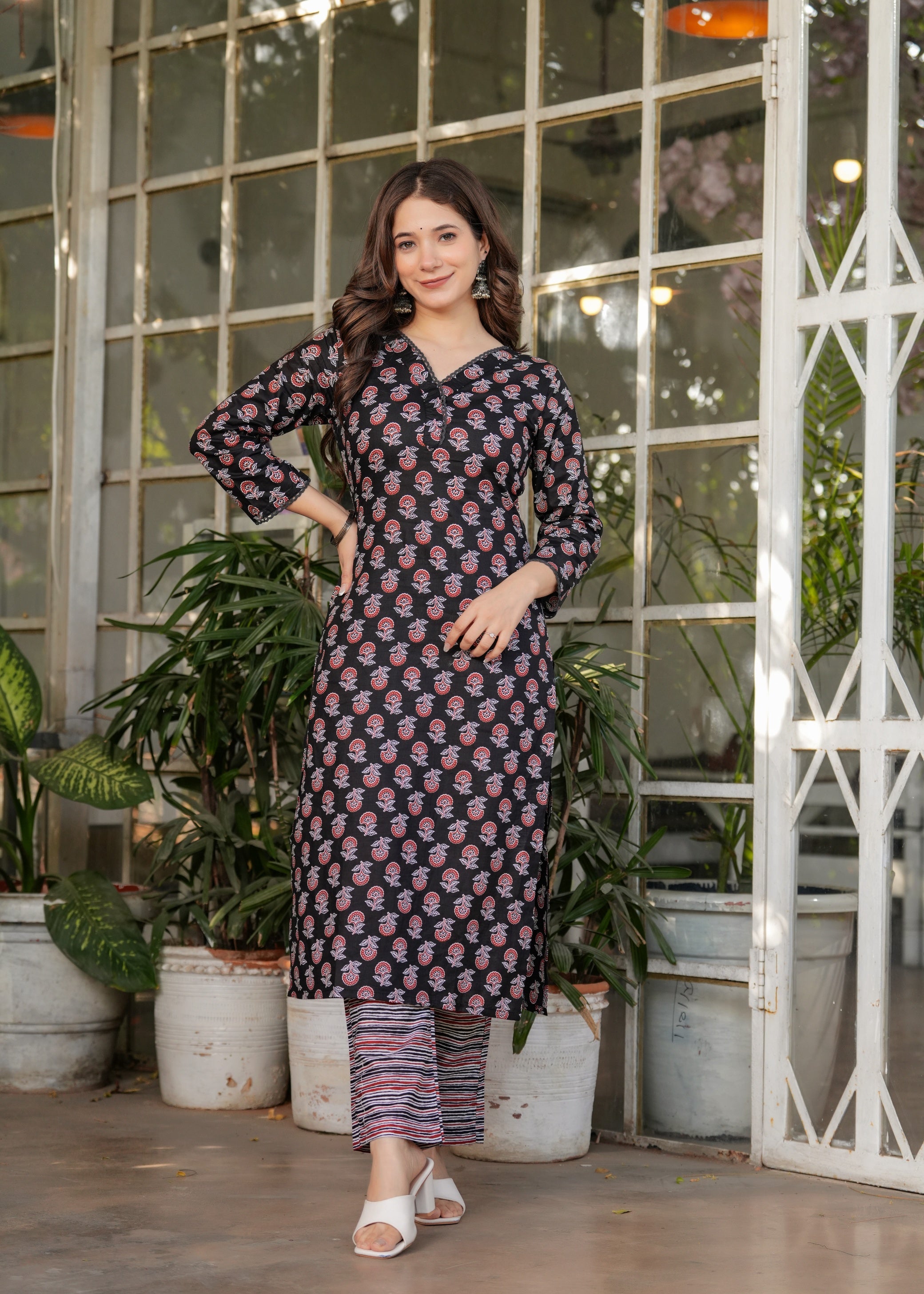 Elegant Black Printed Silk Blend Salwar Suit