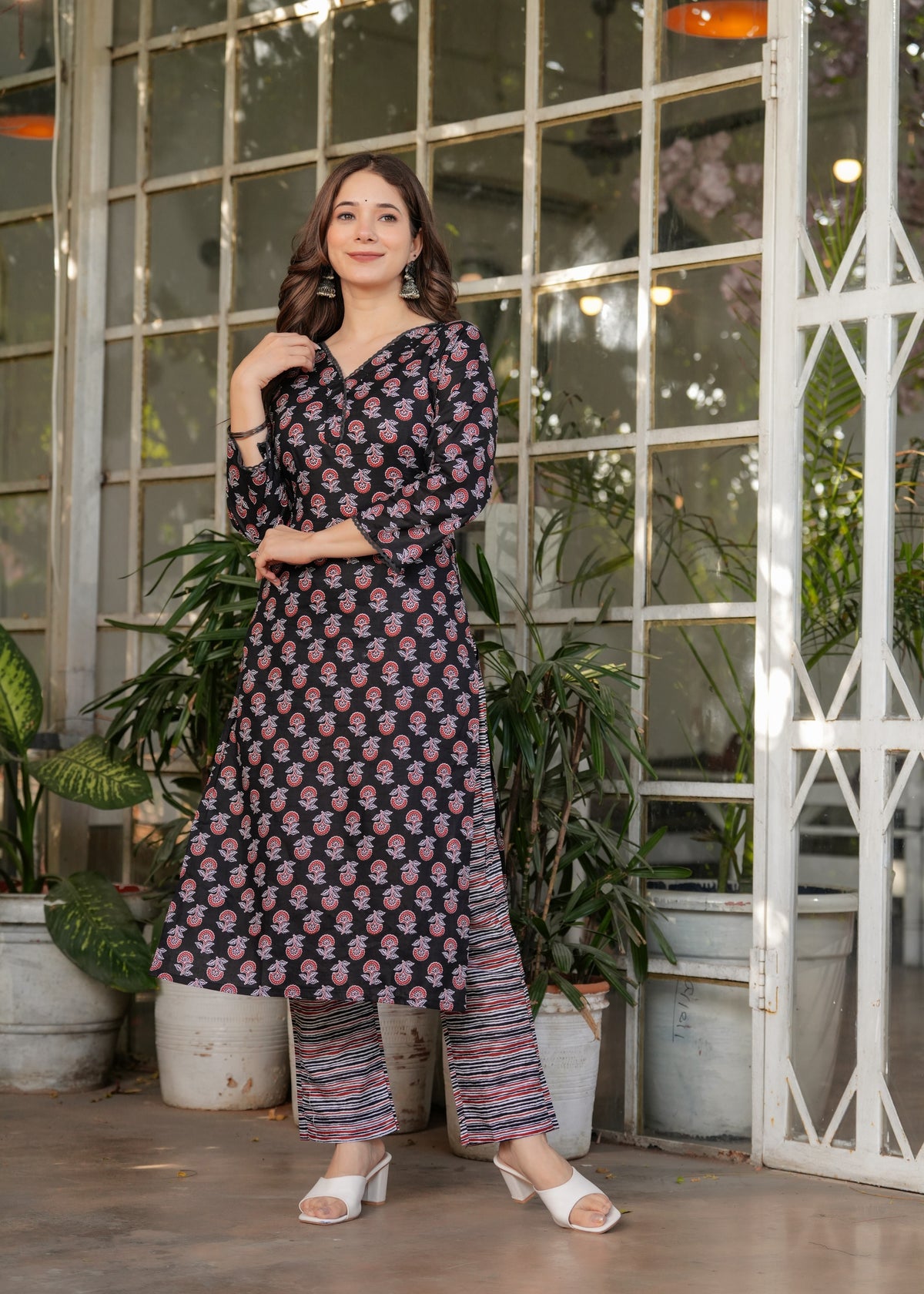 Elegant Black Printed Silk Blend Salwar Suit for Women