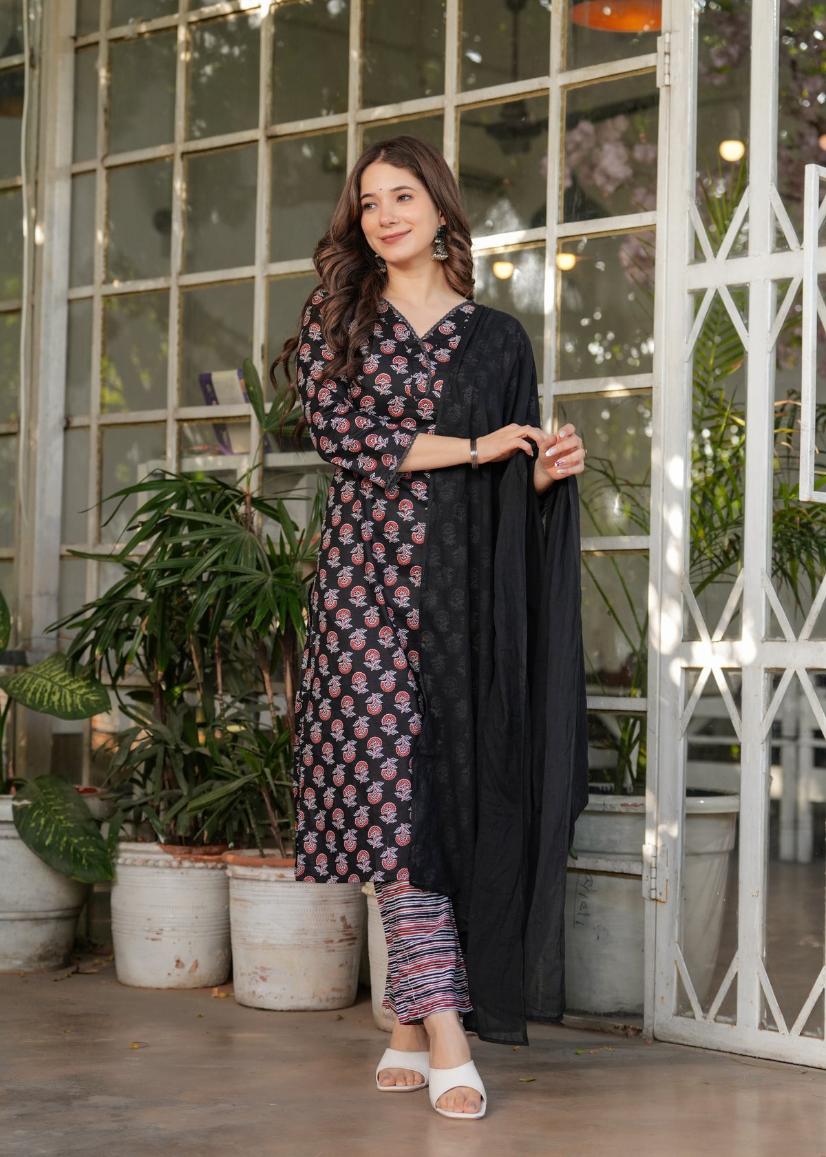Elegant Black Printed Silk Blend Salwar Suit for Women