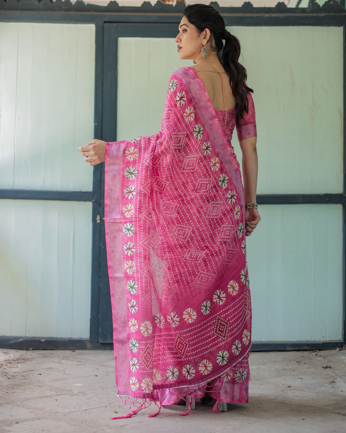 Elegant Pink Linen Saree with Bandhani &amp; Floral Design for Women