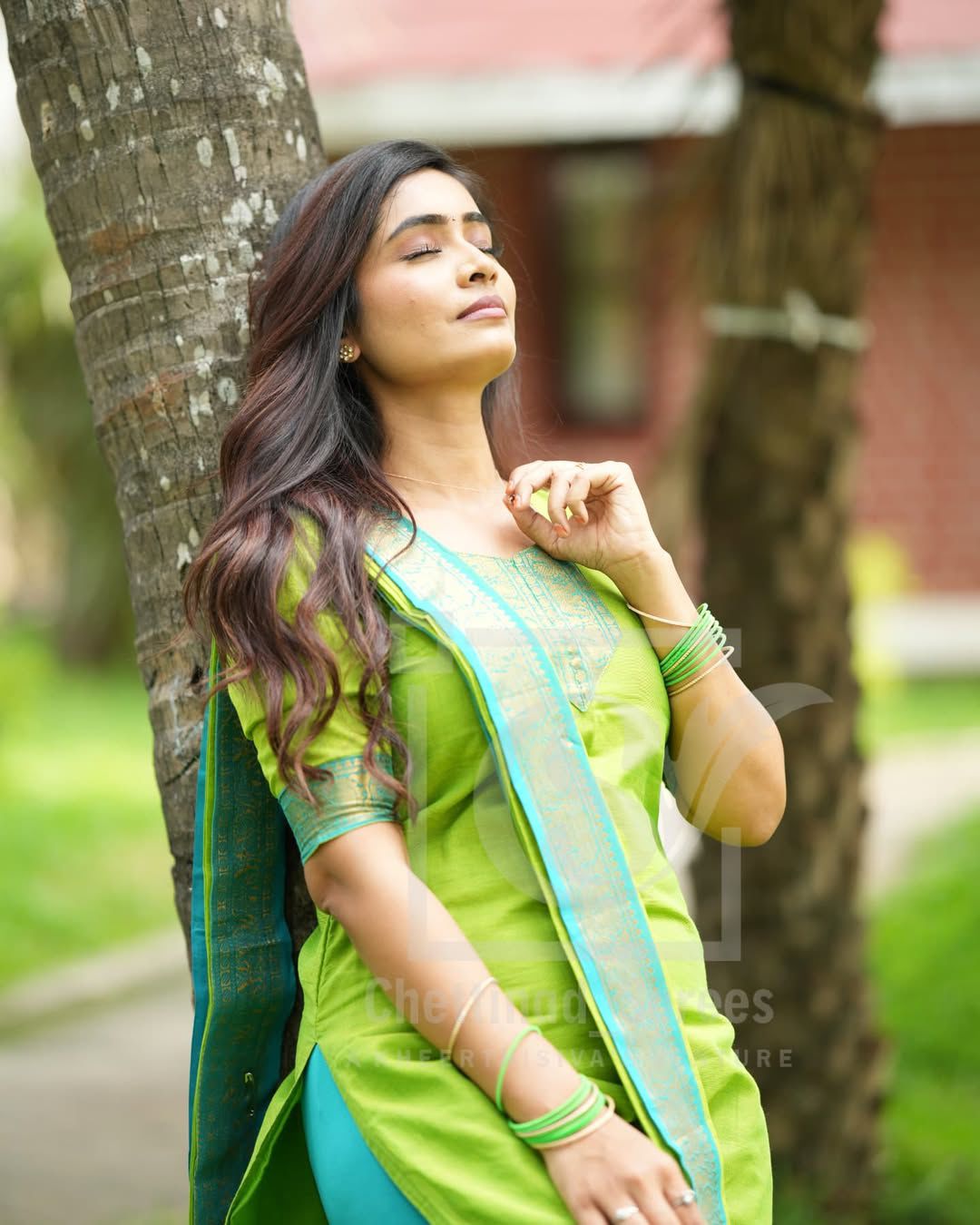 Parrot Green Kanchi Cotton Kurti with Woven Dupatta for Women