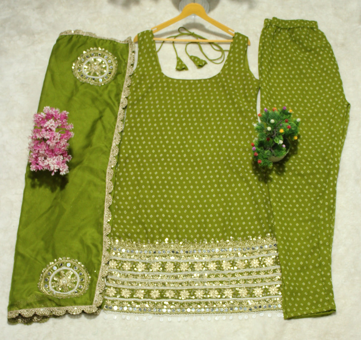 Green Georgette Embroidered Kurta Pant Dupatta Set for Women